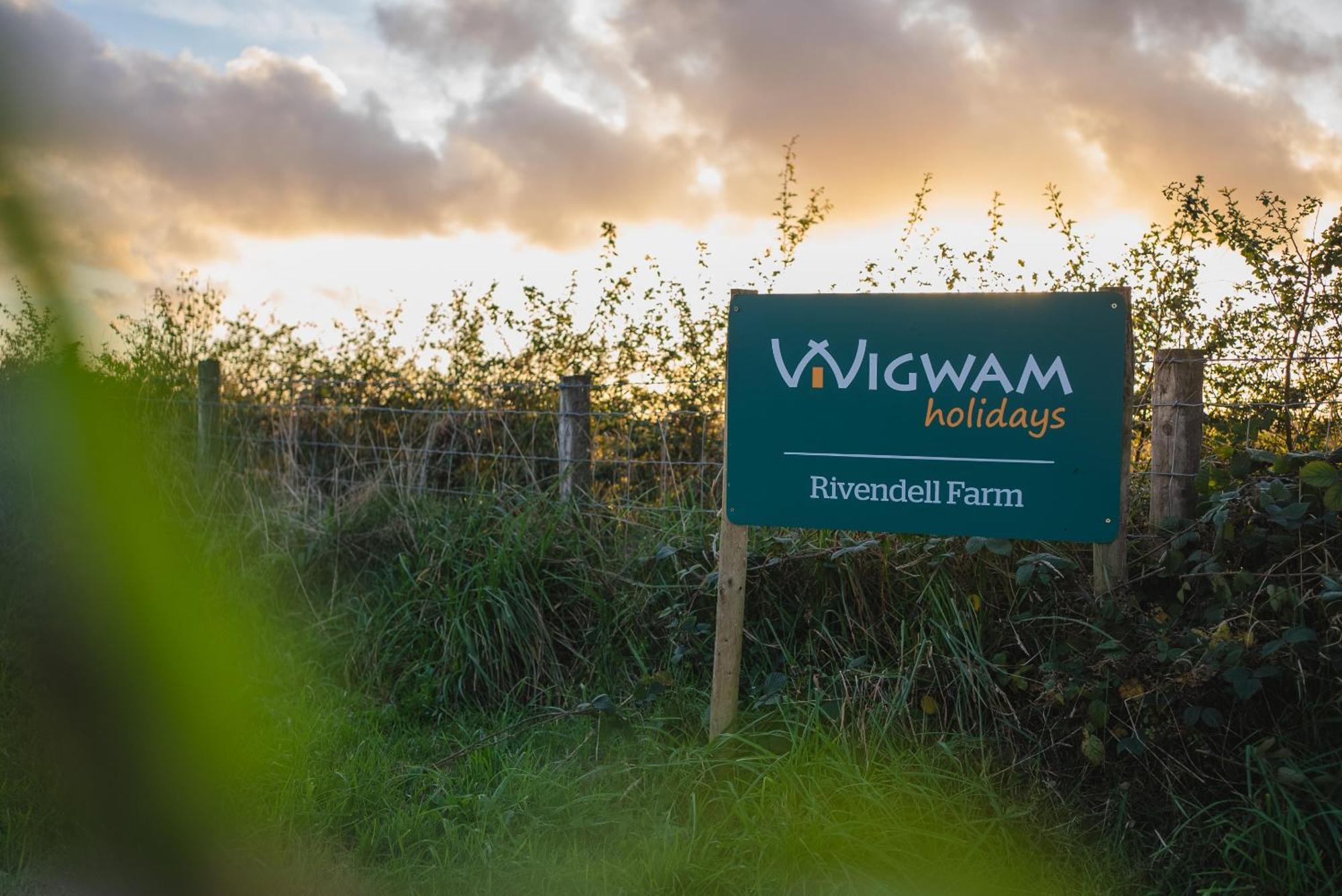 Rivendell Farm By Wigwam Holidays Carmarthen Exterior photo